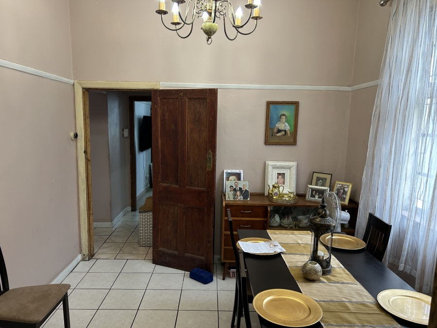 4 Bedroom Property for Sale in Maitland Western Cape
